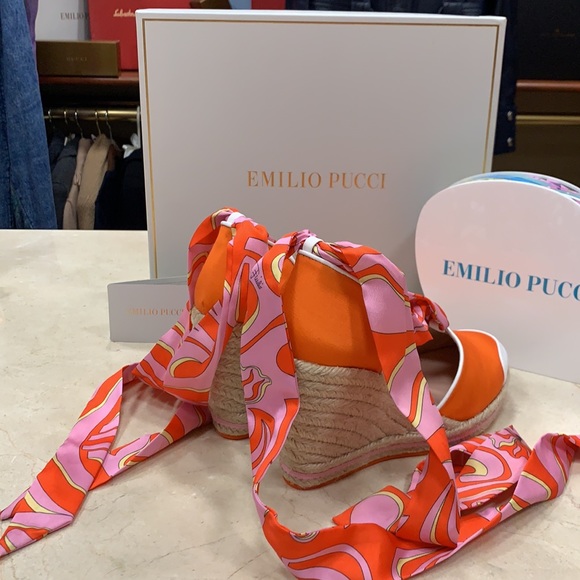 EMILIO PUCCI LONDON TIKI PRINT TWILL ESPADRILLES W/REMOVABLE SCARF IN CORAL - Picture 7 of 14